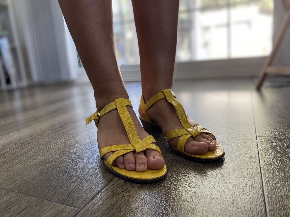 CIRCA JOAN & DAVID Womens Sandals Yellow 9M